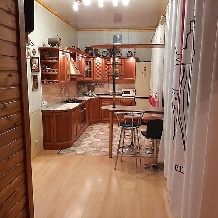 Куренiвський Двiр 基輔 外观 照片