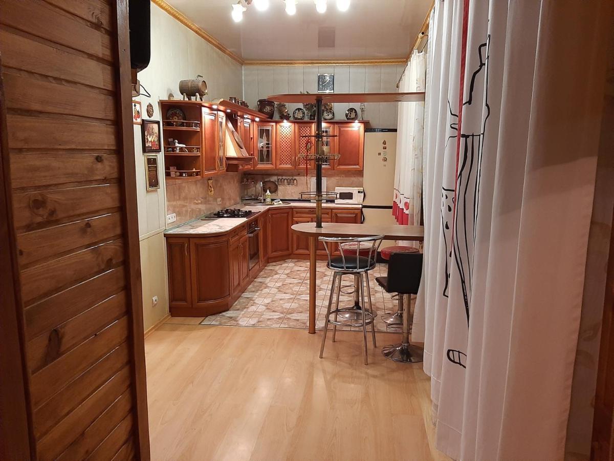 Куренiвський Двiр 基輔 外观 照片